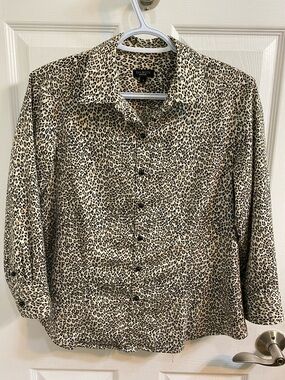 Talbots Stretch Leopard Print Button Down Cotton Blend Shirt Women Size 8 Office